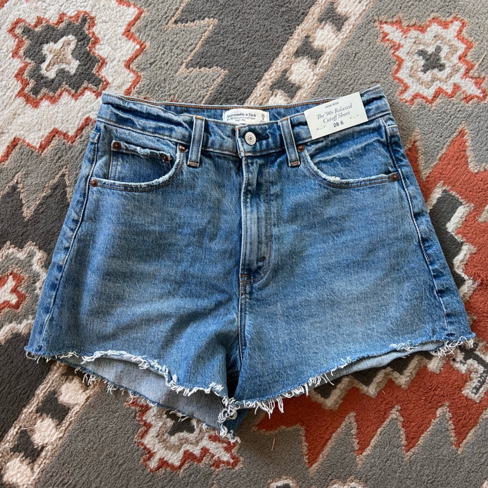 Abercrombie 90’s Cutoff Short